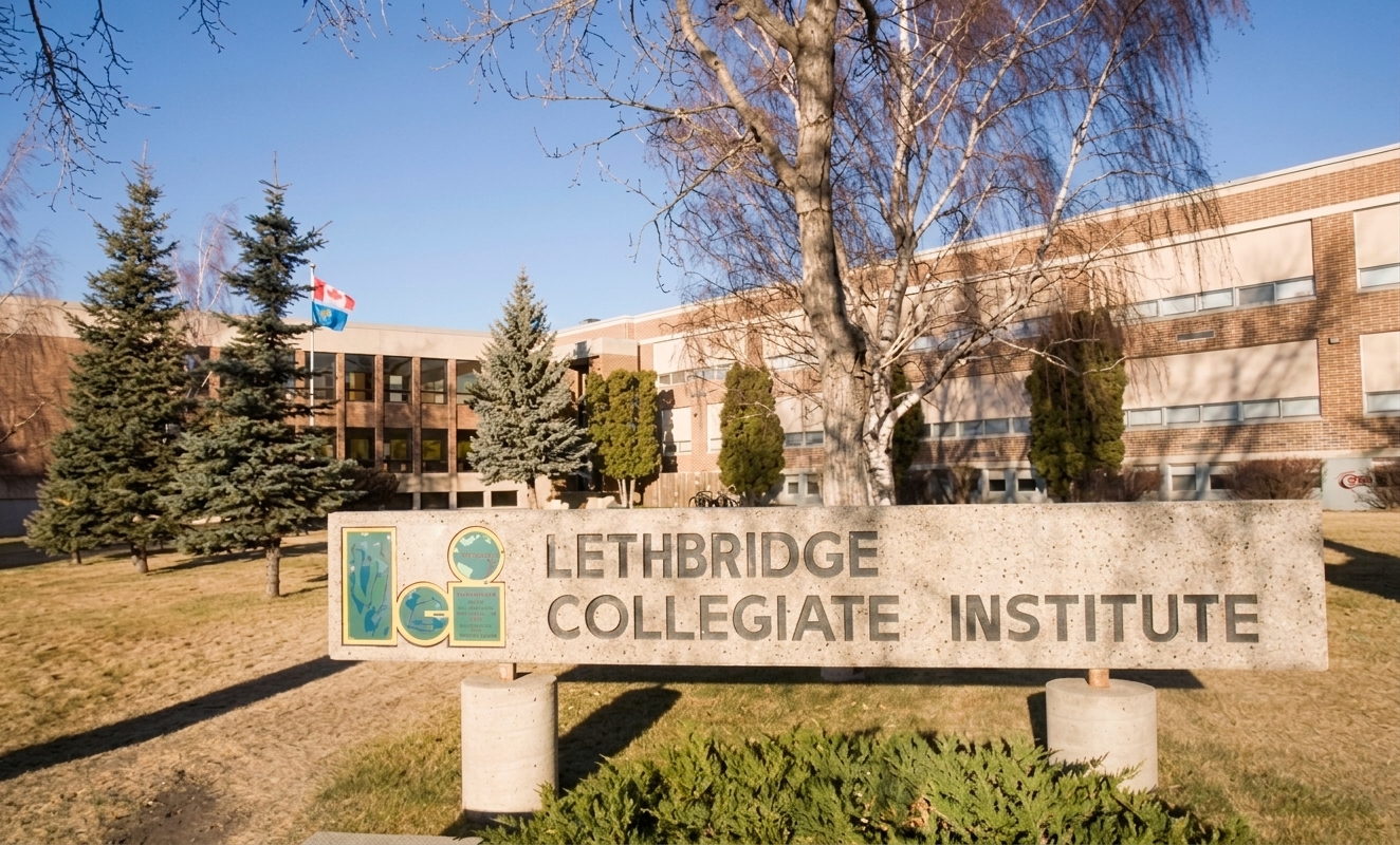 レスブリッジ・コレジエイト・インスティテュート(Lethbridge Collegiate Institute 略称 LCI)公立高校